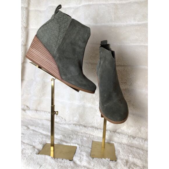 Tom’s Clare Sz 7 Suede Pull On Wedge Heel Boot Waffle Leather - Picture 1 of 5
